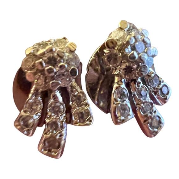 Small Vintage Earrings Starburst or Bow Shaped - Picture 3 of 7